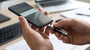 Cómo conectar un pendrive a tu móvil Android y ahorrarte la nube de pago