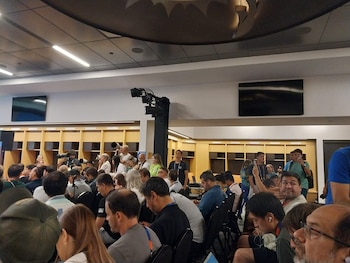Scaloni dio la conferencia de prensa de Argentina en un vestuario