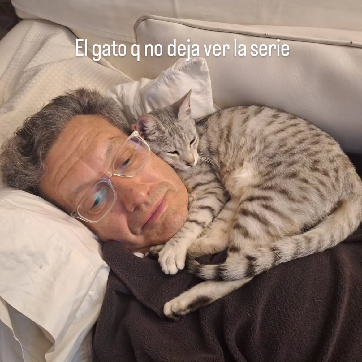 La tierna postal de Ceferino Reato junto a su gato, Lionel