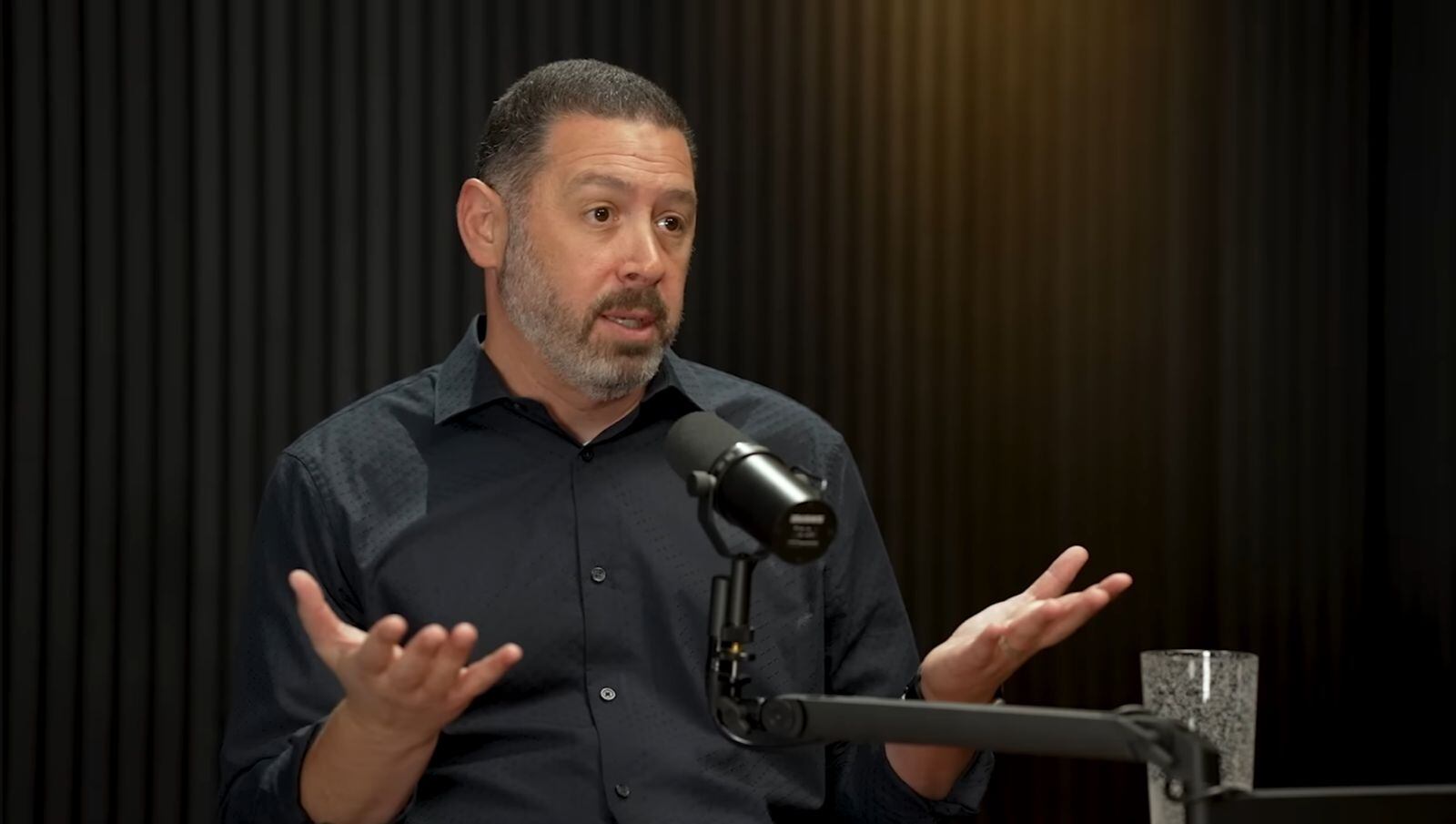 La ansiedad por la salud aumentó en los últimos años debido a la sobreabundancia de información médica y factores sociales recientes (Captura de video: YouTube)