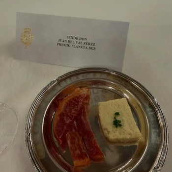 Juan del Val comparte algunos detalles del almuerzo que tuvo junto a los reyes Felipe VI y Letizia en el Palacio Real (Instagram / @juandelval)