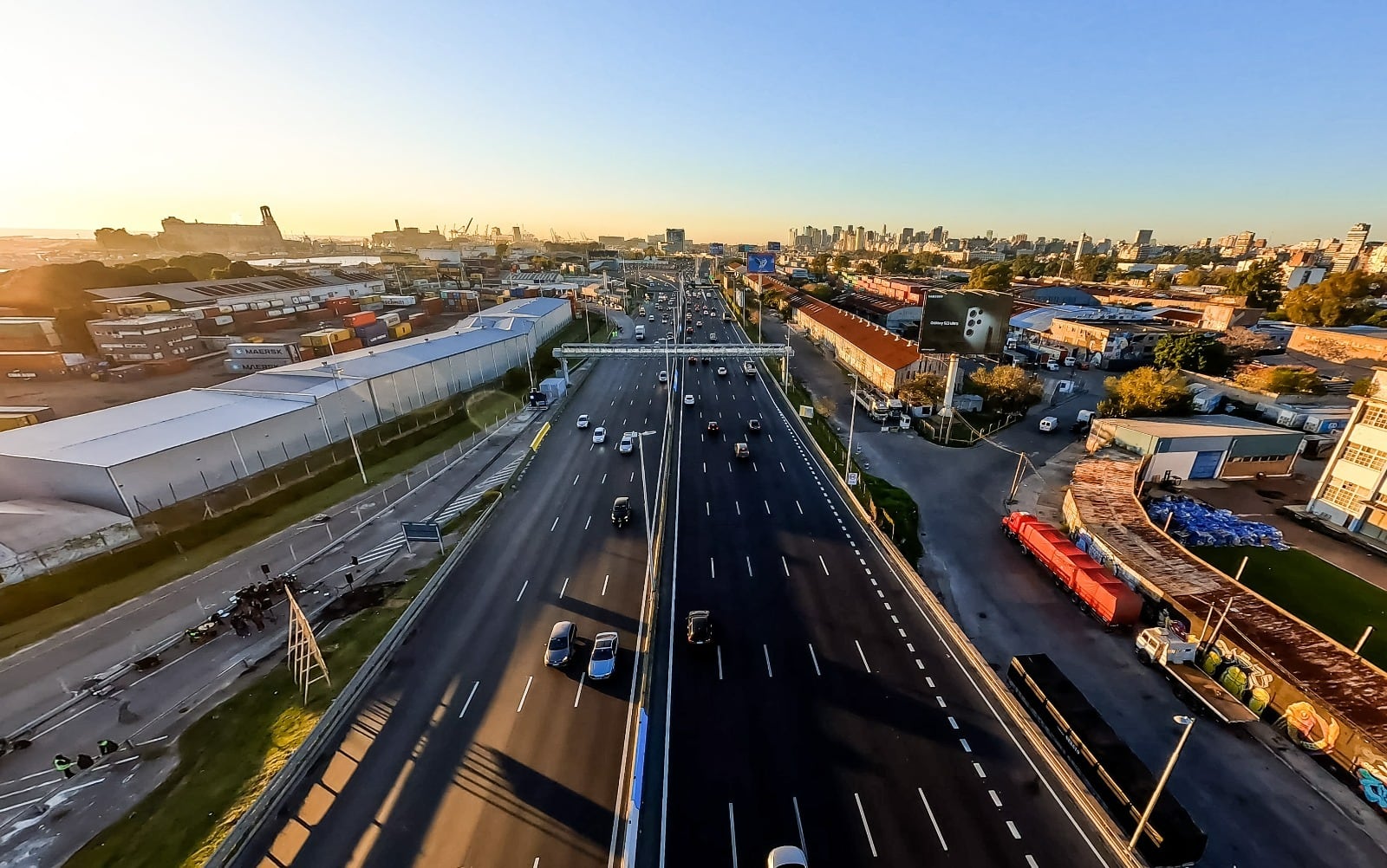 La primera estación removida y reemplazada por un pórtico fue la de la autopista Illia en la Ciudad de Buenos Aires, que ya funciona de ese modo desde 2023
