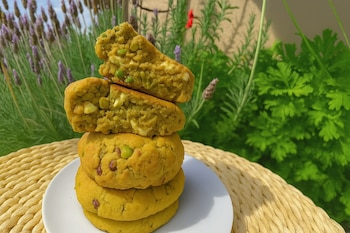 En solo 30 minutos se obtienen entre 18 y 20 galletas, perfectas para compartir o conservar (Imagen Ilustrativa Infobae)