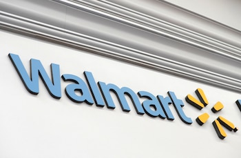 El informe de Walmart señala que un conductor de su flota privada superó un ingreso promedio de USD 109.000 en el último año (REUTERS/Mike Segar/File Photo)