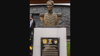 Al mando de la Hércules,