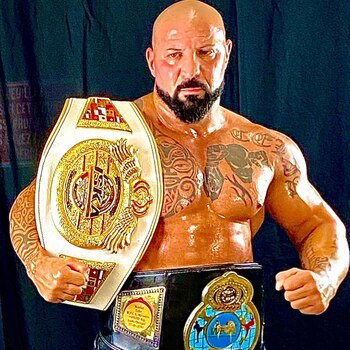 Sinistra fue tres veces campeón