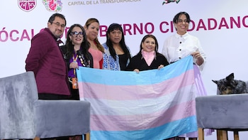 Día Internacional de la Visibilidad Trans: Brugada atiende a comunidad trans en el Zócalo