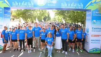 Sanitas concluye su 11ª 'Healthy Cities' con una caminata ciudadana en Madrid, acción que aboga por prevención