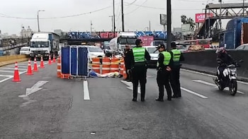 Lima Expresa, concesionaria de la Vía de Evitamiento y la vía expresa Línea Amarilla, informó a través de un comunicado oficial que el siniestro vehicular ocurrido en la mañana del 2 de junio de 2026 obligó al cierre parcial de la vía cerca del puente Hacho