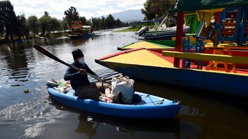 Al mediodía, Omar regresa al