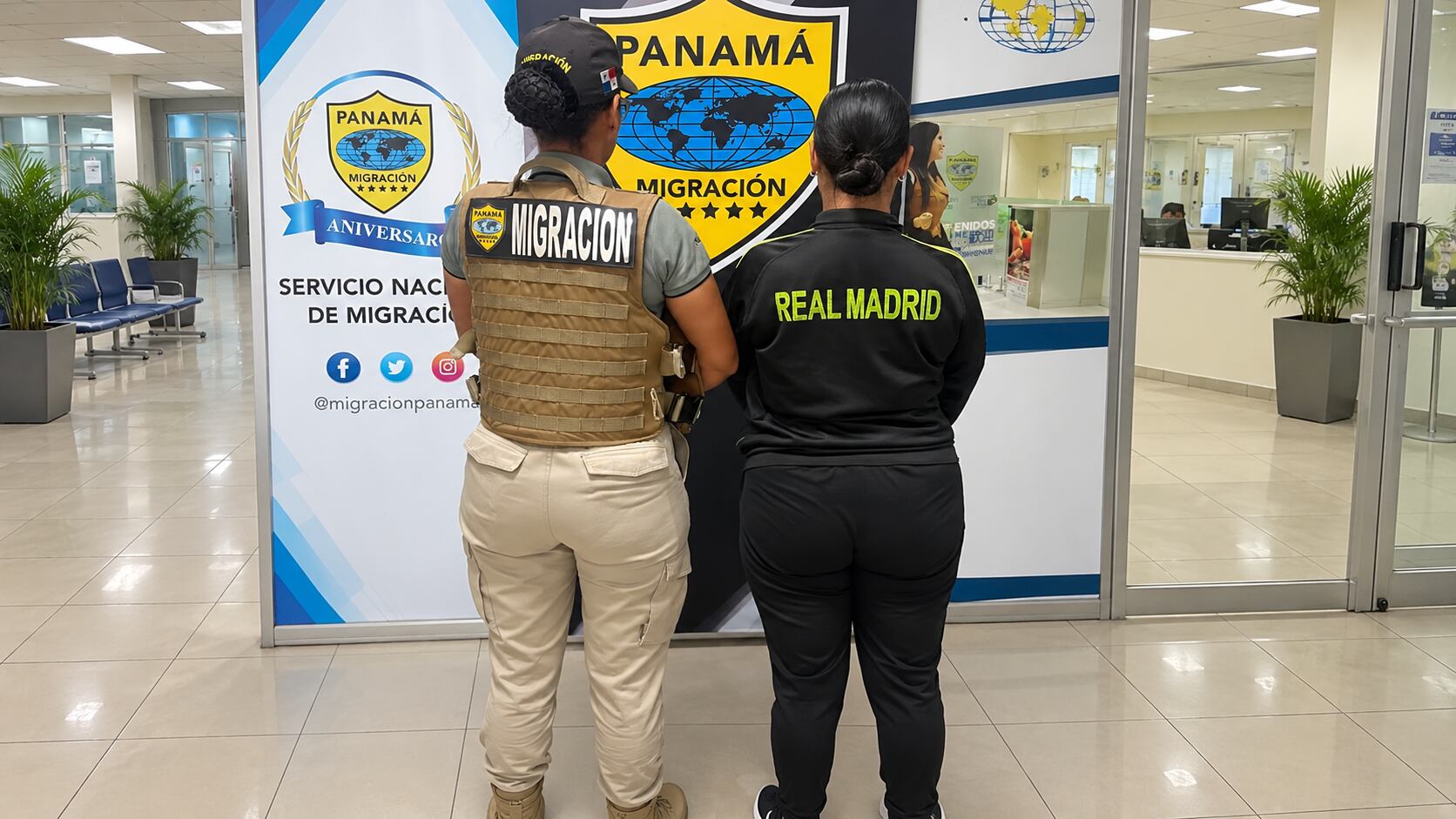 En Coclé, unidades migratorias detectaron a una colombiana que realizaba préstamos “gota a gota” y la trasladaron a un centro de detención administrativa. No se informó de su salida del país. Tomada de X