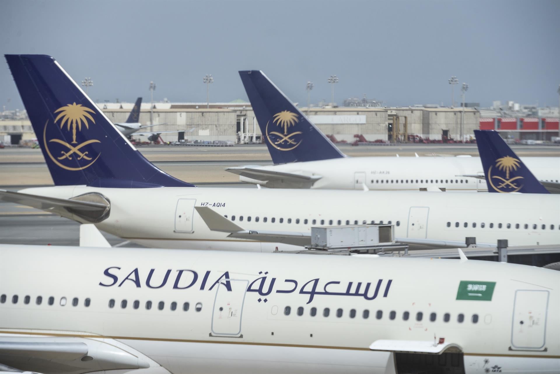 Al menos un muerto y ocho heridos en un ataque contra el aeropuerto de Dammam, en el este de Arabia Saudí