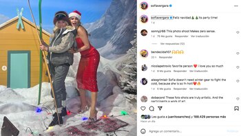 Con un sensual vestido de