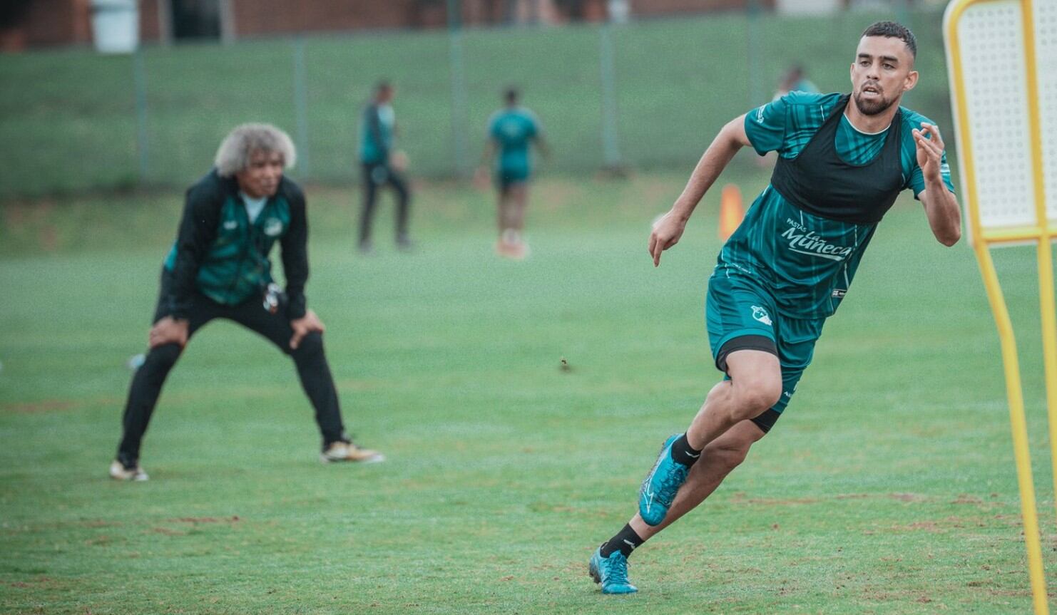 Alberto Gamero aún no responde a la afición y los directivos con un equipo mejor consolidado en la Liga BetPlay - crédito Deportivo Cali