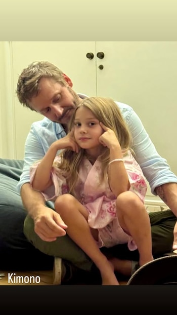 Benjamín Vicuña junto a Magnolia,