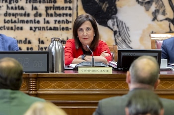 26/08/2025 La ministra de Defensa, Margarita Robles, durante la comparecencia ante la Comisión de Defensa, en el Senado, a 26 de agosto de 2025, en Madrid (España). Durante la comparecencia, ha informado sobre las medidas adoptadas por su ministerio ante la grave situación de incendios forestales que afecta a distintos territorios del país, y que ha requerido la intervención urgente de unidades de las Fuerzas Armadas.
POLITICA
Alberto Ortega - Europa Press