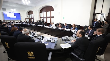 Congreso de Guatemala se reúne con autoridades de gobierno para continuar discusión sobre combustibles