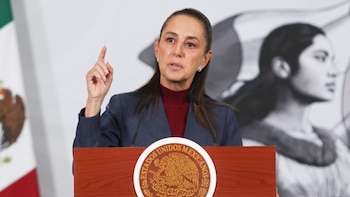 Sheinbaum exhibe a mexicano que pidió al ICE actuar contra migrantes que la recibieron en EEUU: “Debe disculparse”