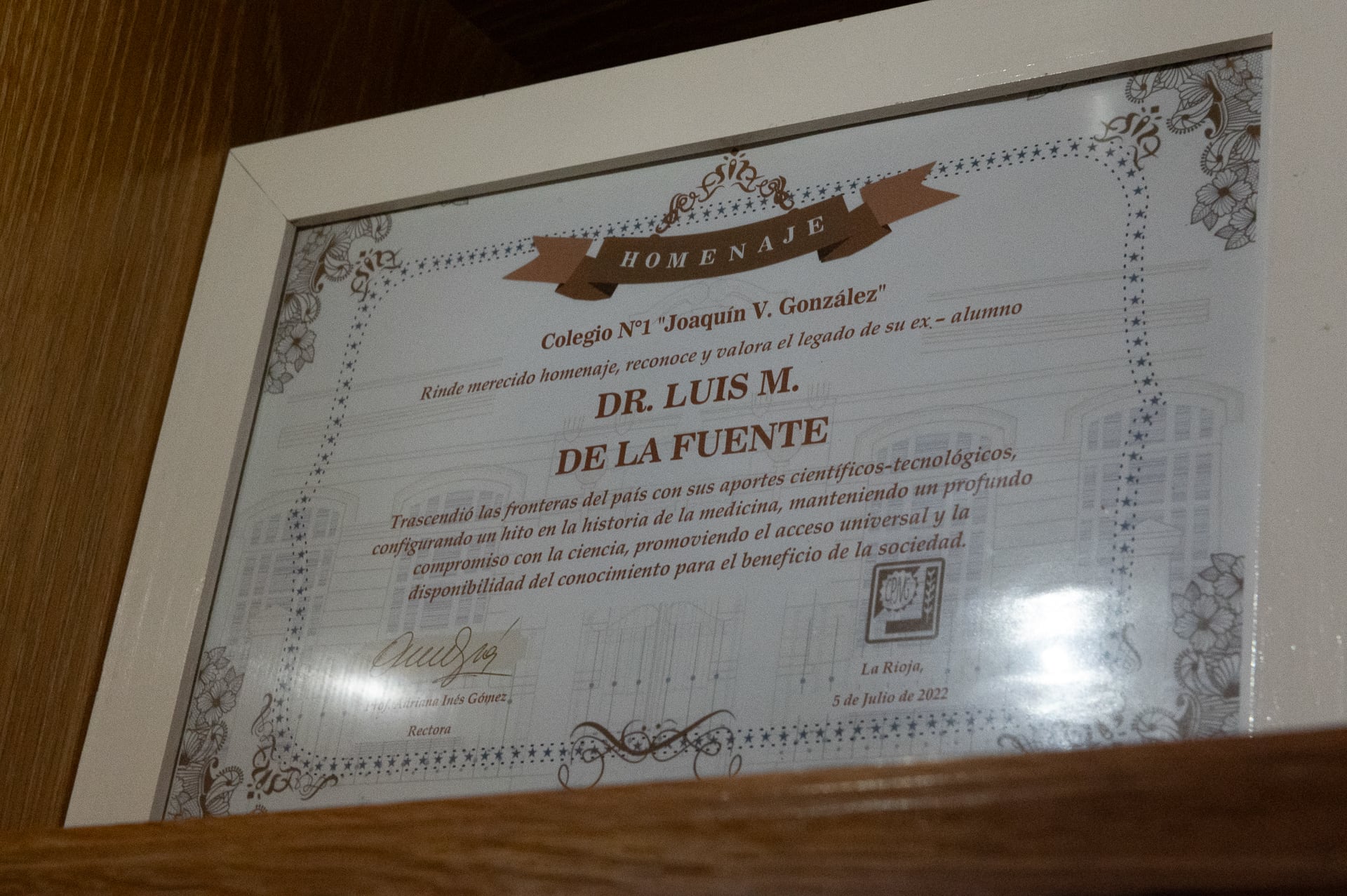 El reconocimiento del colegio donde se formó en La Rioja