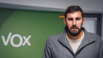 Vox estudia retirar a Antelo