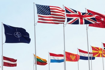 La OTAN surge en 1949