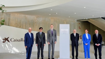 El Rey llega a la inauguración del CaixaResearch Institute en Barcelona