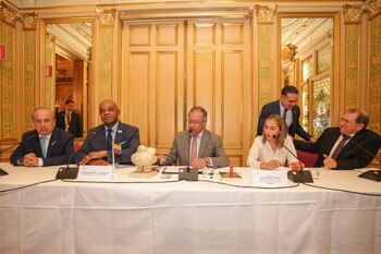 Reunión de Gustavo Petro con