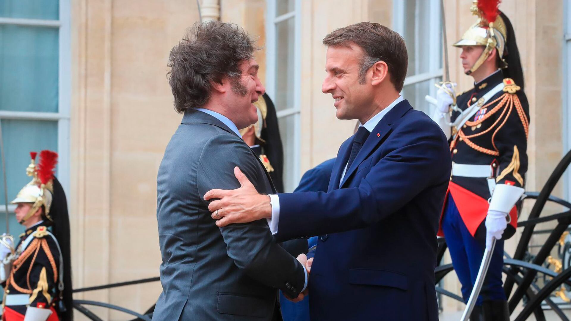 Javier Milei y Emmanuel Macron en el Palacio Eliseo, (París, Francia)