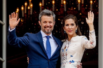 27/05/2018 Los Reyes Federico y Mary de Dinamarca
27/5/2018.
Tras sufrir un grave empeoramiento en su estado en los últimos días por una infección bacteriana en el torrente sanguíneo después de su ingreso de urgencia el pasado 17 de agosto en el Hospital Nacional de Oslo debido a acumulación de líquido en el cuerpo por la anemia hemolítica que padecía, el Rey Harald de Noruega ha muerto a las 6:35 horas de este viernes 28 de agosto a los 89 años, dejando a su país sumido en una profunda tristeza y convirtiendo automáticamente a su hijo Haakon en el nuevo Rey noruego.
POLITICA EUROPA NORUEGA SOCIEDAD
ACTION PRESS