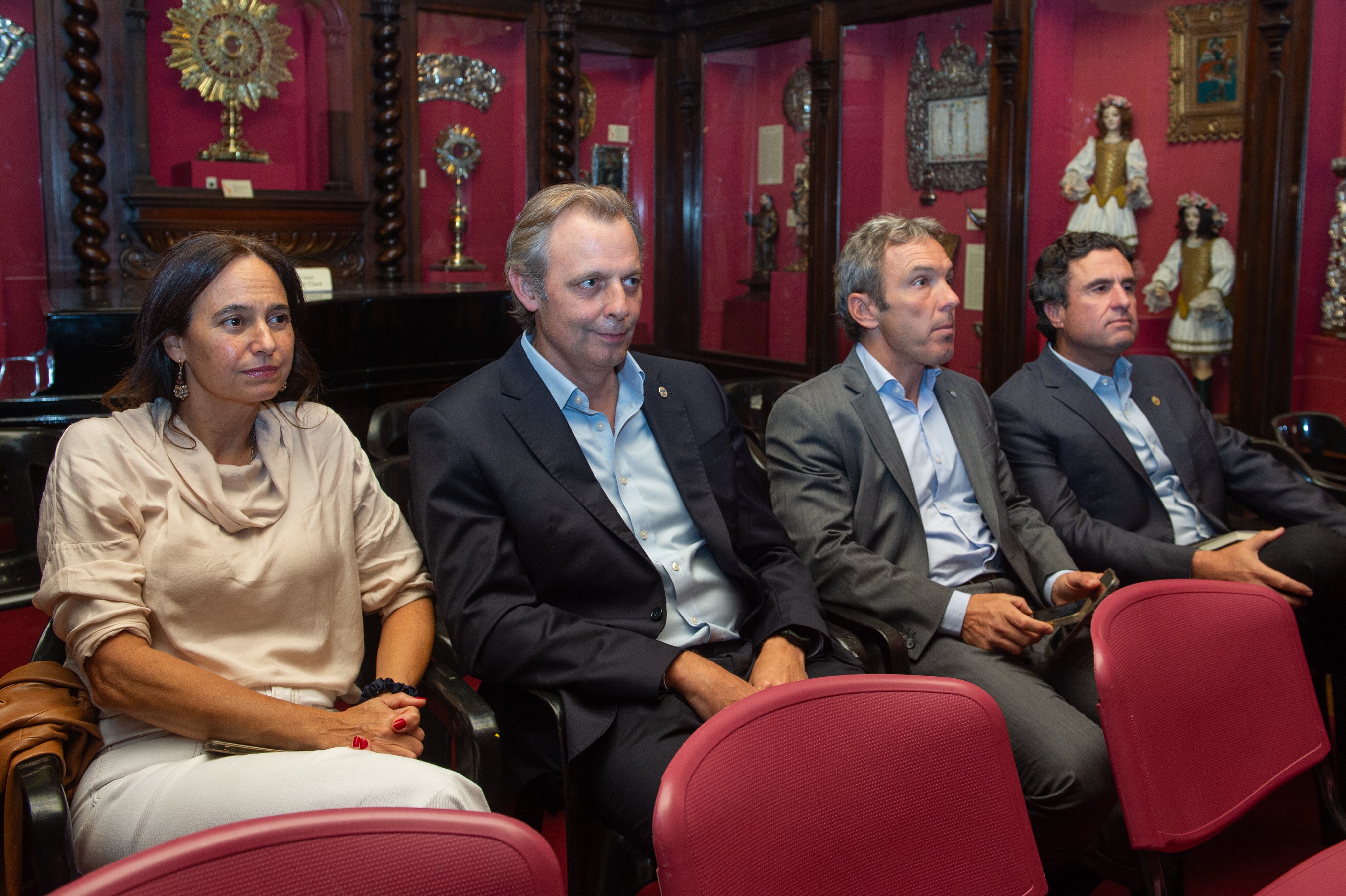 Julián Escuder, Country Manager de Pluspetrol; Matías Szapiro, gerente de Asuntos Institucionales; y Pedro Bernal, gerente de Desarrollo de Negocios de esa empresa