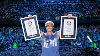 Quién es Alejo Igoa, el youtuber que rompió un récord Guinness tras conseguir 110 millones de suscriptores en su canal