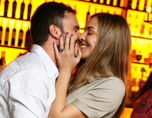 Mónica Fonseca convenció a su esposo de someterse al procedimiento estético para corregir una imperfección facial - crédito @juanpabloraba/Instagram