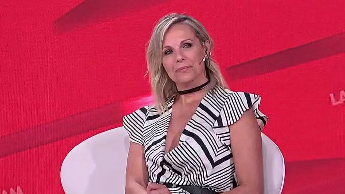 Denise Dumas se sumará a la mesa de Mirtha Legrand mientras ocupa el rol de conductora en LAM, uno de los ciclos más vistos de la televisión argentina