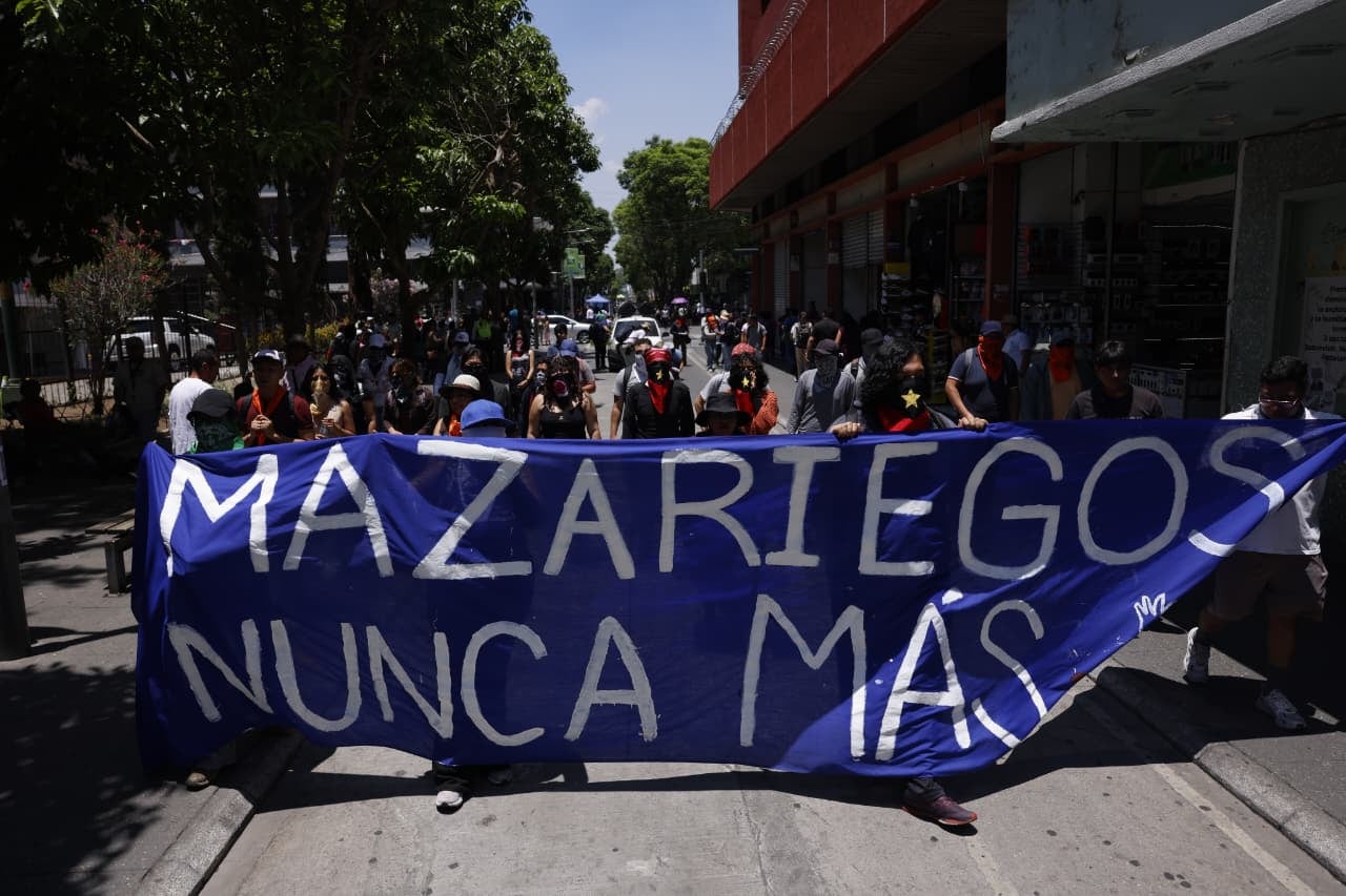 Integrantes del movimiento estudiantil de la USAC marcharon en apoyo al relevo institucional y aseguraron mantener la vigilancia sobre la nueva administración del Ministerio Público. (Cortesía: Diario De Centro América)