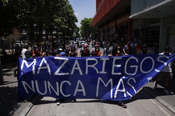 Integrantes del movimiento estudiantil de la USAC marcharon en apoyo al relevo institucional y aseguraron mantener la vigilancia sobre la nueva administración del Ministerio Público. (Cortesía: Diario De Centro América)