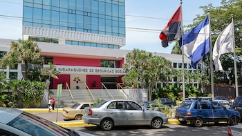 El régimen de Ortega y Murillo elimina el pago de horas extras en el INSS y el Ministerio de Salud en Nicaragua