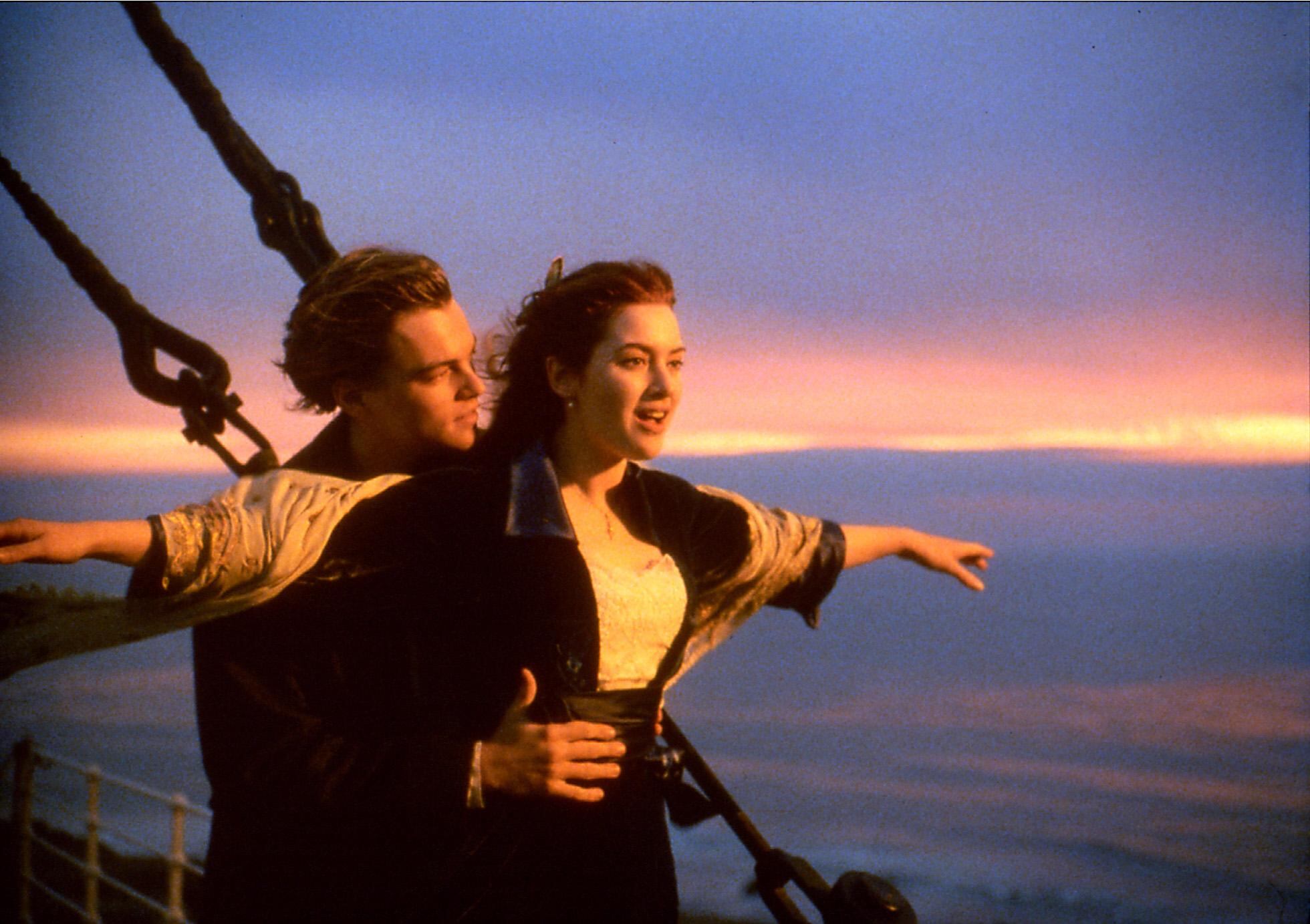 La actriz junto a Leonardo DiCaprio en la más recordada escena de Titanic