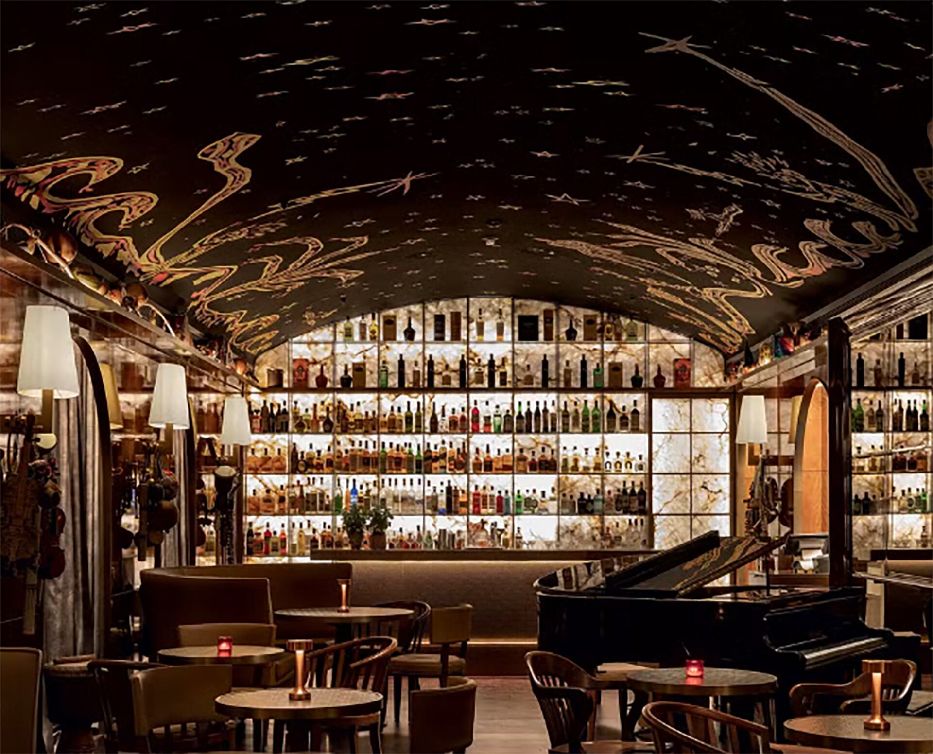 Depay está en uno de los mejores hoteles del mundo