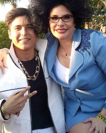 "Tere la secretaria" le dio