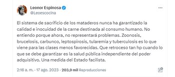 La cocinera, galardonada como la mejor chef del mundo en 2022, criticó el anuncio del Gobierno de reabrir los mataderos en Colombia. Foto: @Leoescocina/Twitter.
