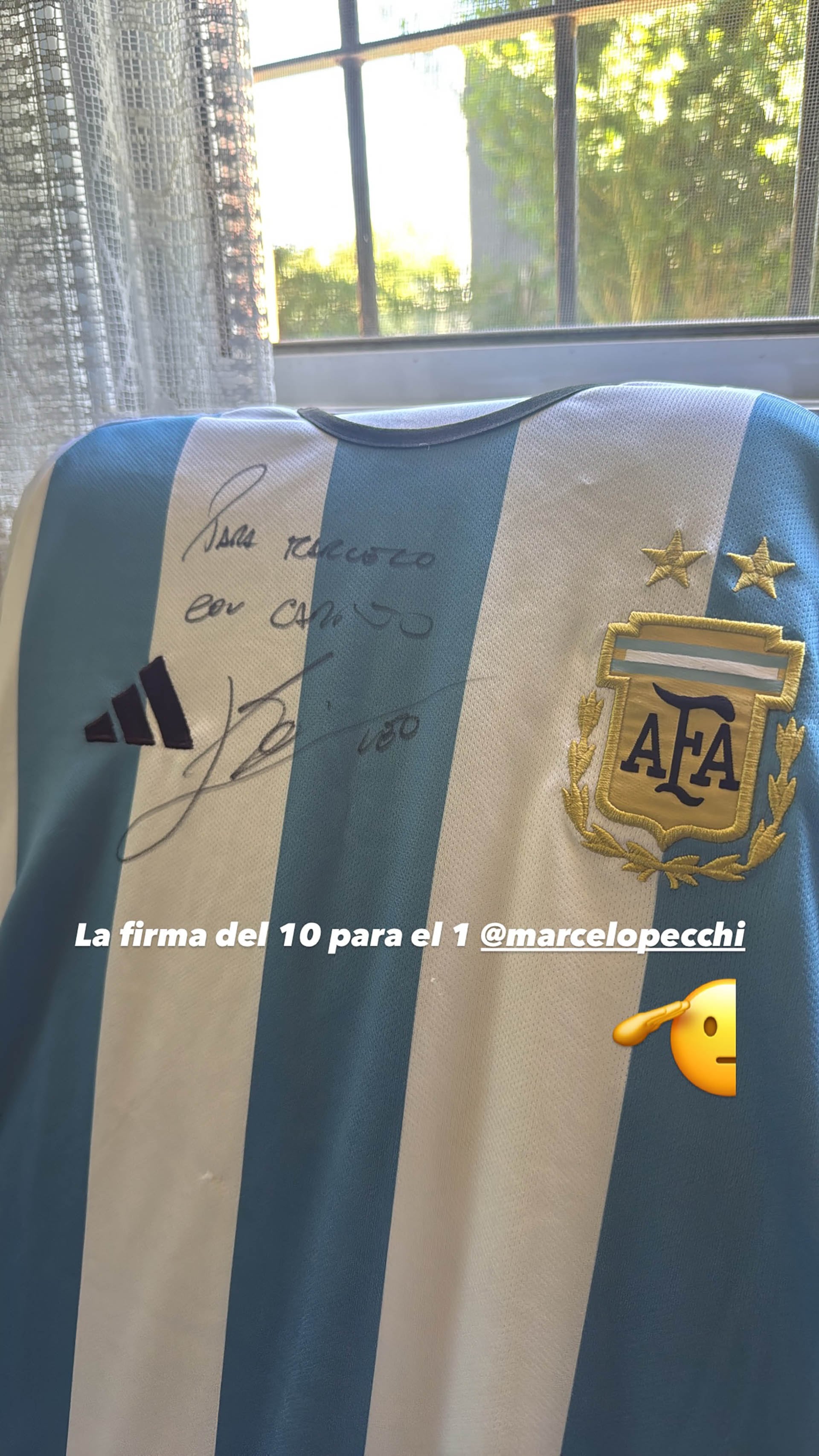 La camiseta firmada por Messi