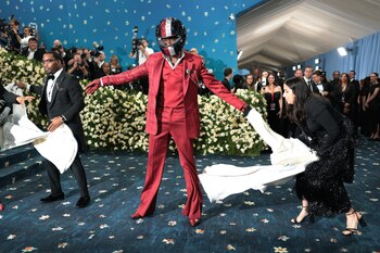 Damson Idris llegó disfrazado de