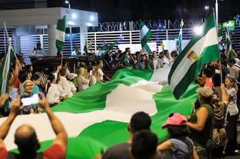 Imagen de archivo: Una multitud