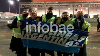 La tripulación viajó con un