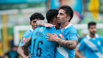 A qué hora juega Sporting