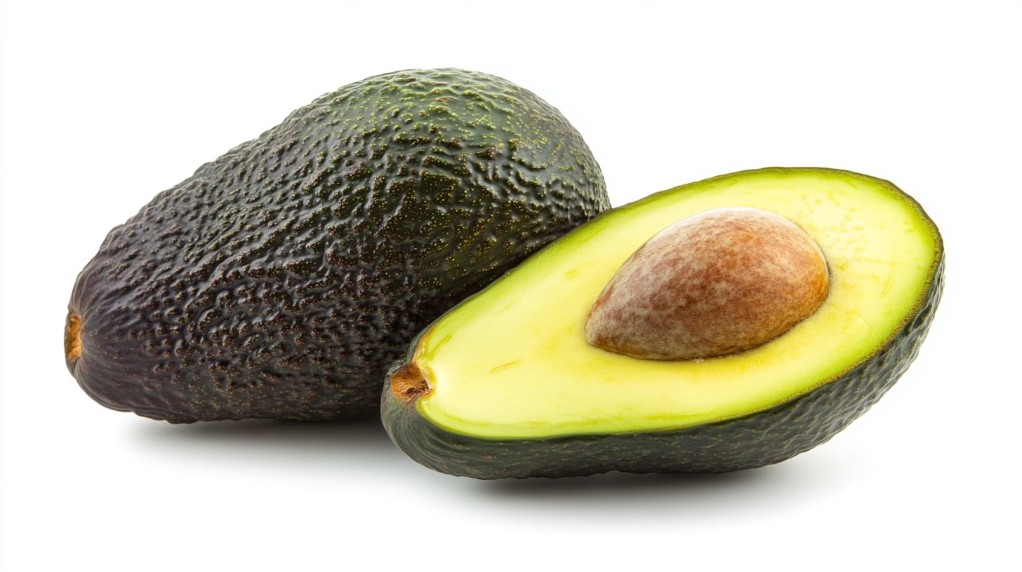 Aplicar regularmente extractos del hueso de aguacate fortalece el cabello desde la raíz y ayuda a disimular las canas de forma natural.(Imagen Ilustrativa Infobae)