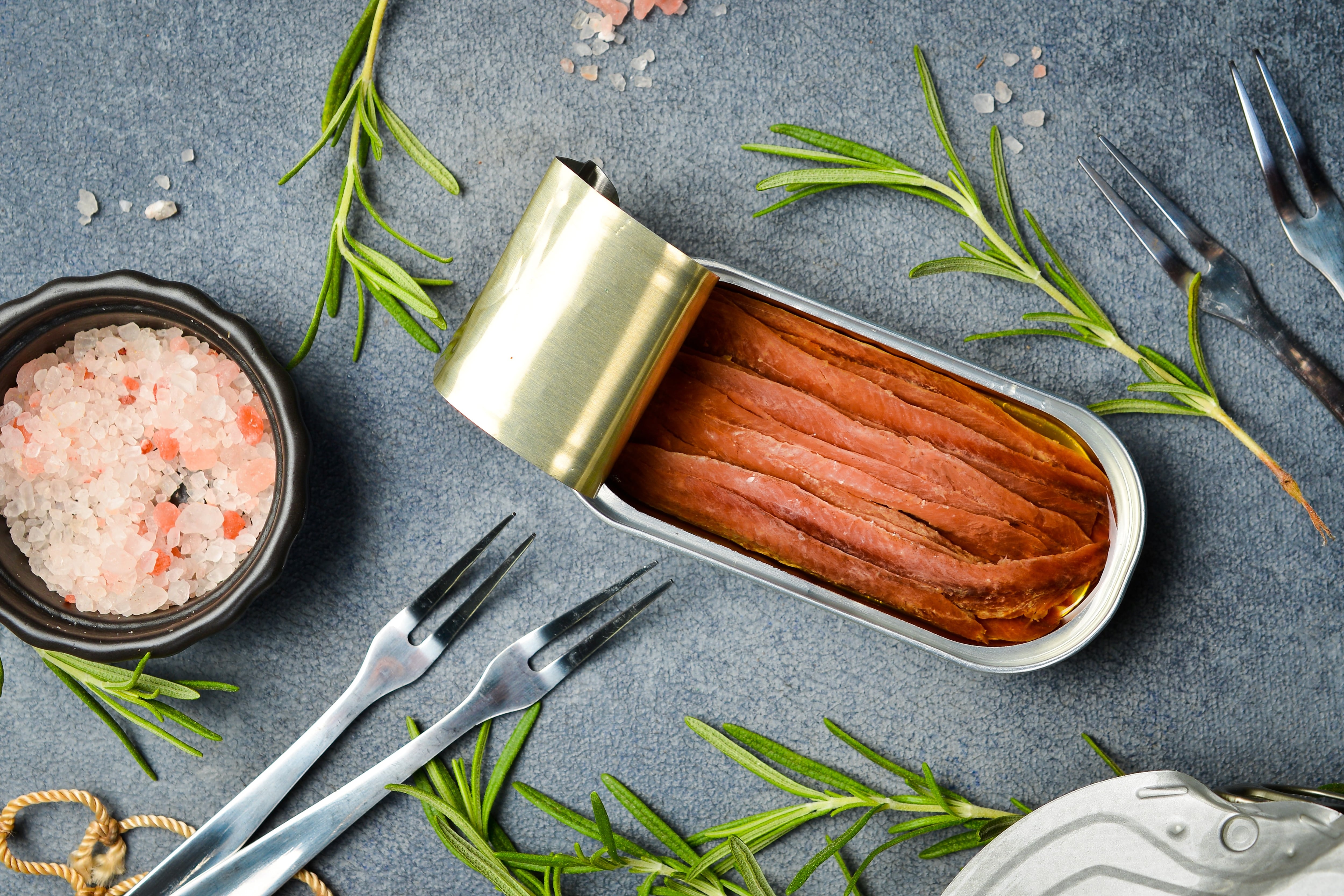 Una lata de anchoas (Adobe Stock)