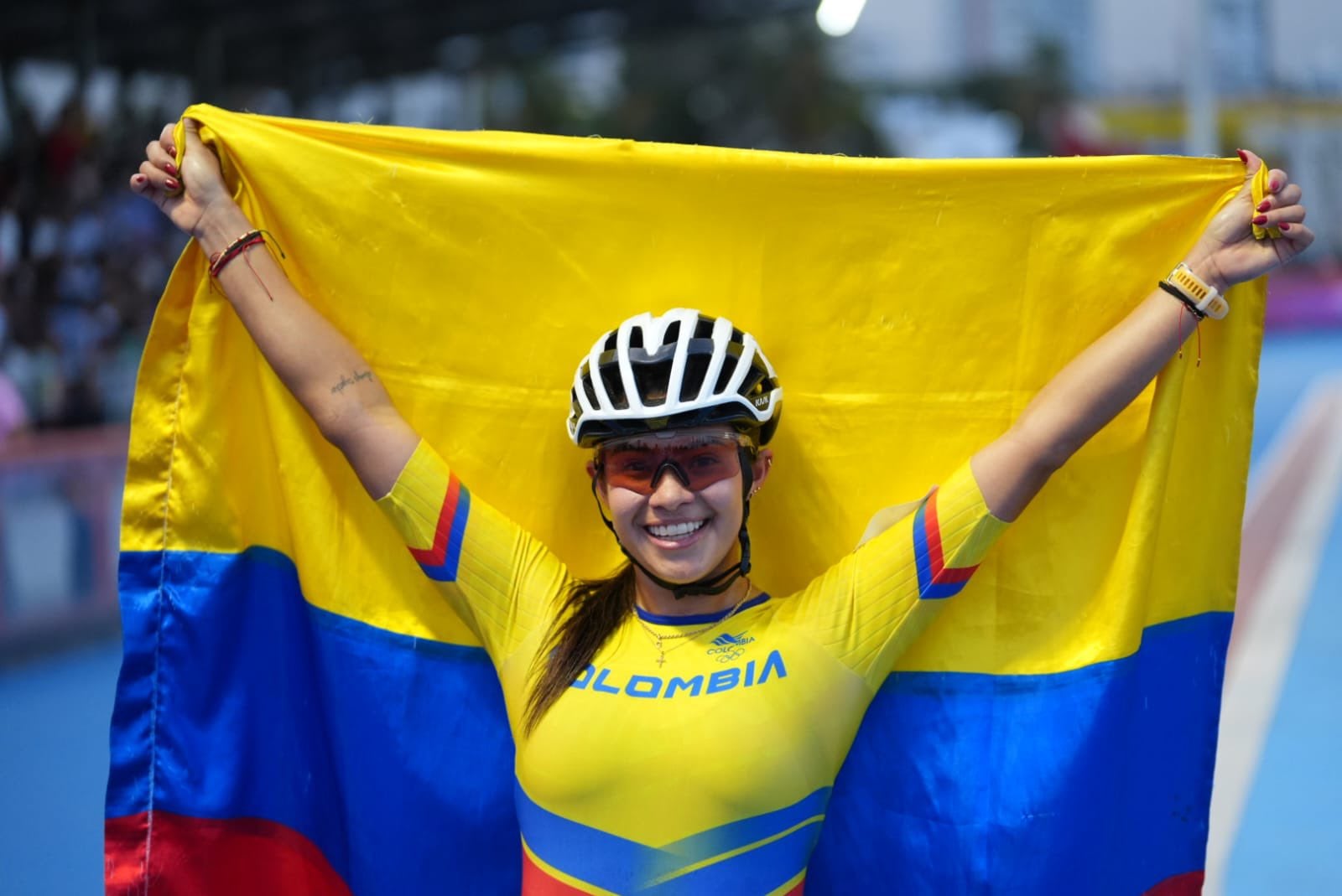 El patinaje aportó la mayor cantidad de títulos para Colombia con los oros de Gabriela Rueda y Juan Jacobo Mantilla en los 10.000 metros eliminación-crédito Comité Olímpico Colombiano