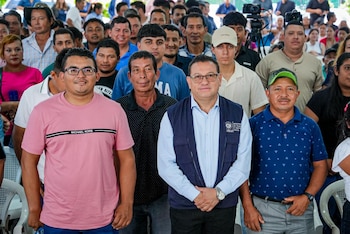 Rolando Castro afirmó que este contingente hacia Canadá es uno de los más grandes enviados desde el inicio del Programa de Migración Laboral./ (Secretaría de Prensa)