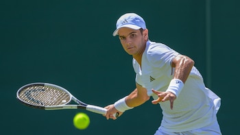 (Crónica) Jódar deslumbra en su debut y se cita con Carreño en segunda ronda de Wimbledon